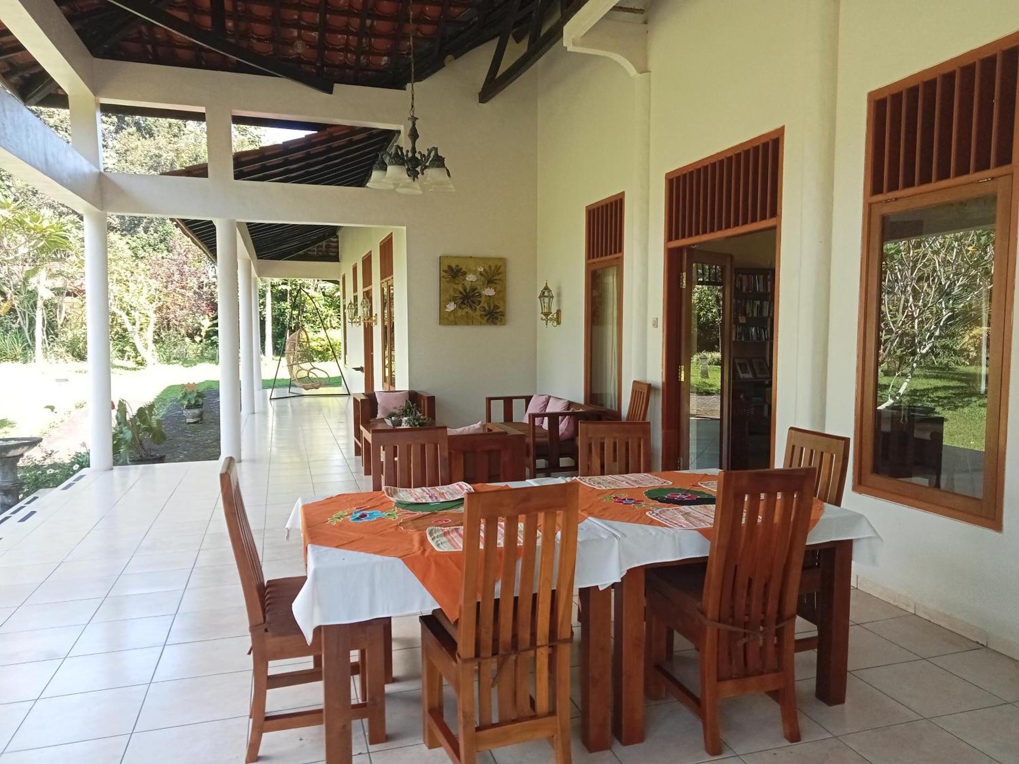 Guesthouse Rumah Senang Kalibaru Exterior foto