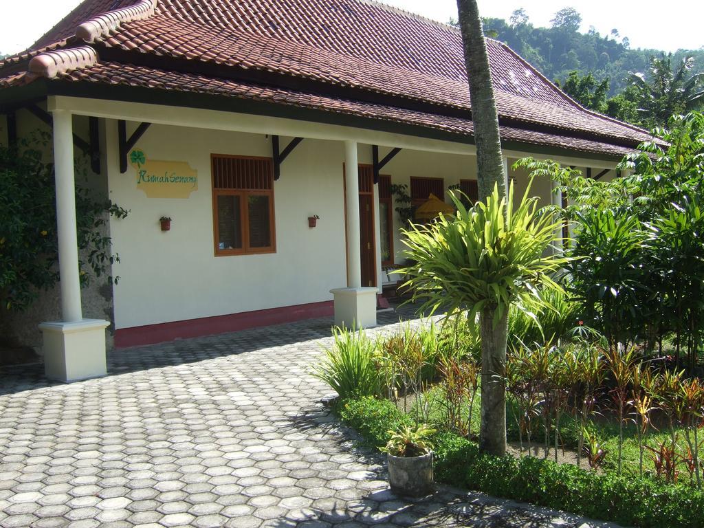 Guesthouse Rumah Senang Kalibaru Exterior foto